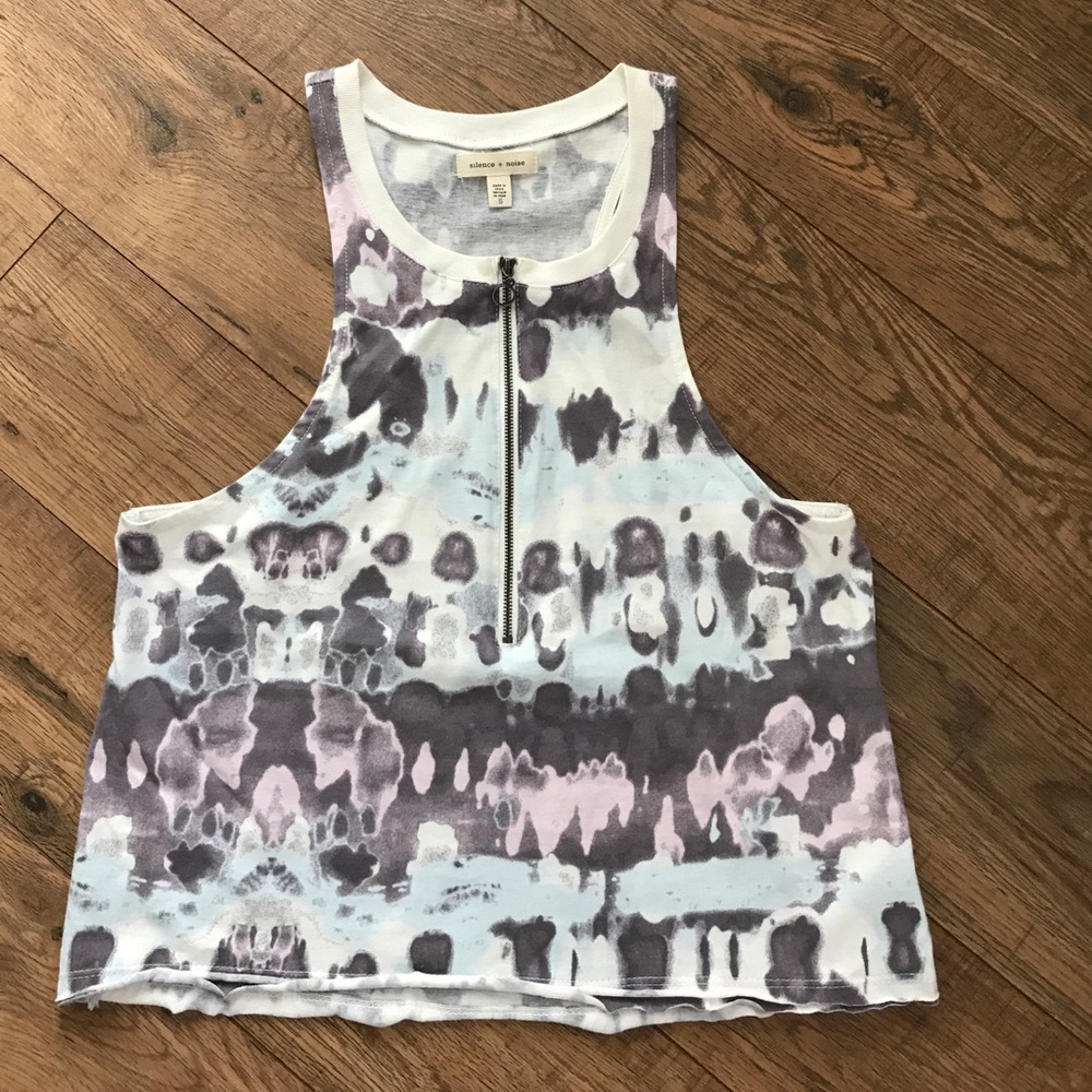 UO Silence + Noise Tank